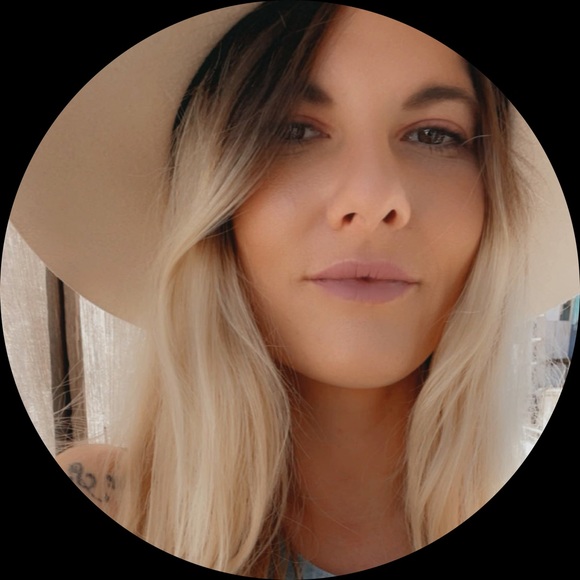 Meet your Posher, Brittany - Picture 1 of 1